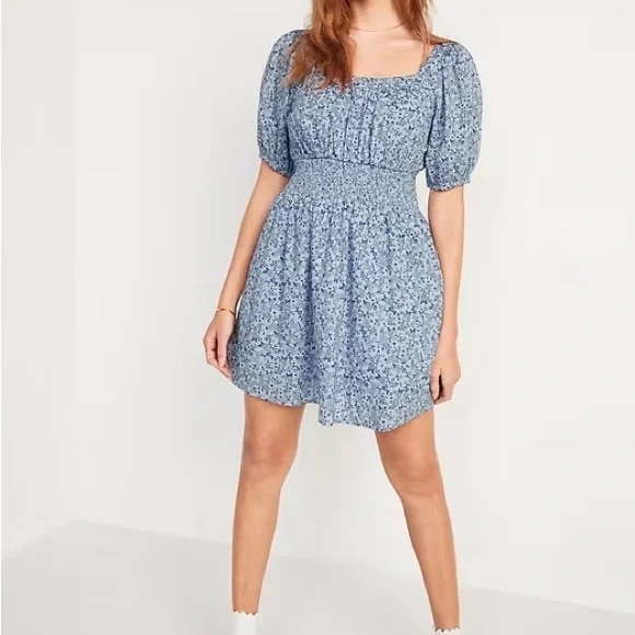 Old Navy 2X Mini Floral Smocked Dress in Blue Ditsy Floral Print - Flirty Boho - Picture 2 of 9
